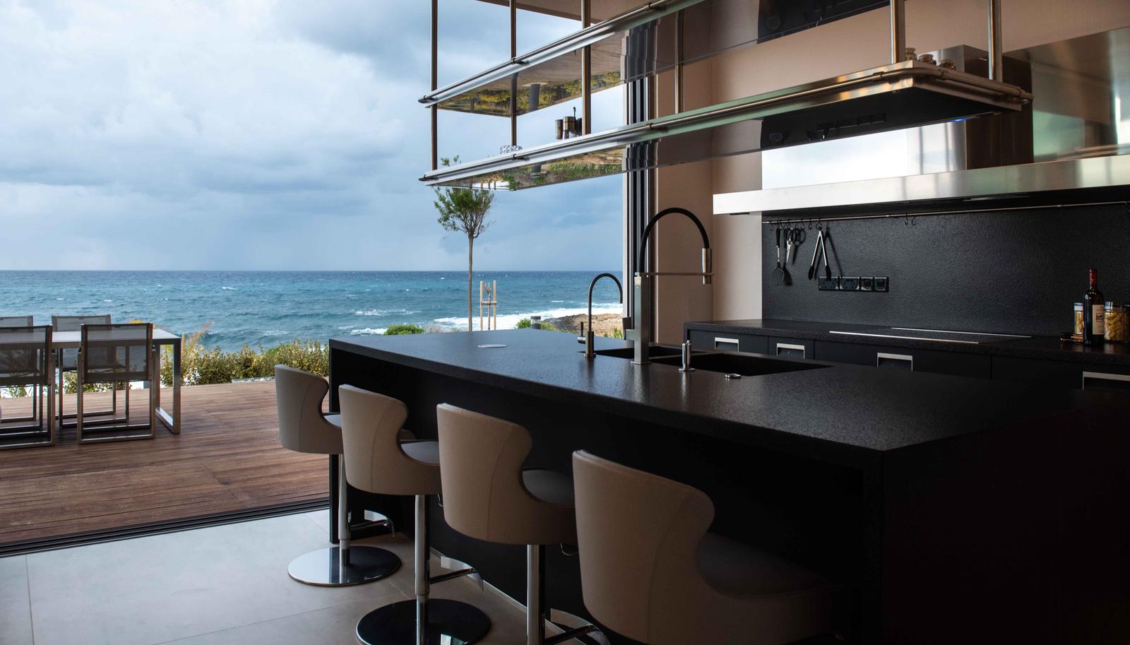 לא רק תמונה על קיר